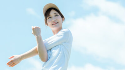 腰痛ゴルファー必見！腰にやさしいスイングとセルフケア方法